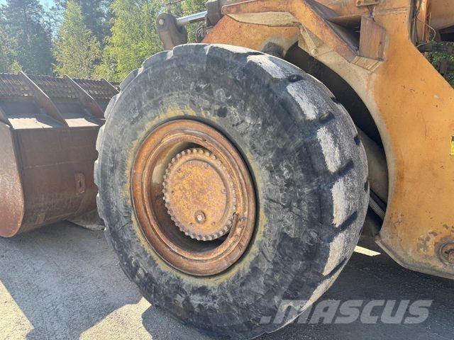 CAT 988 B Chargeuse sur pneus