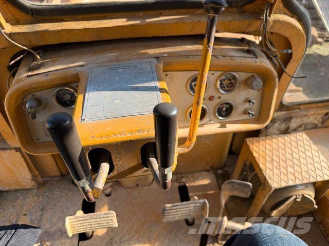 CAT D6C Bouteurs sur chenilles