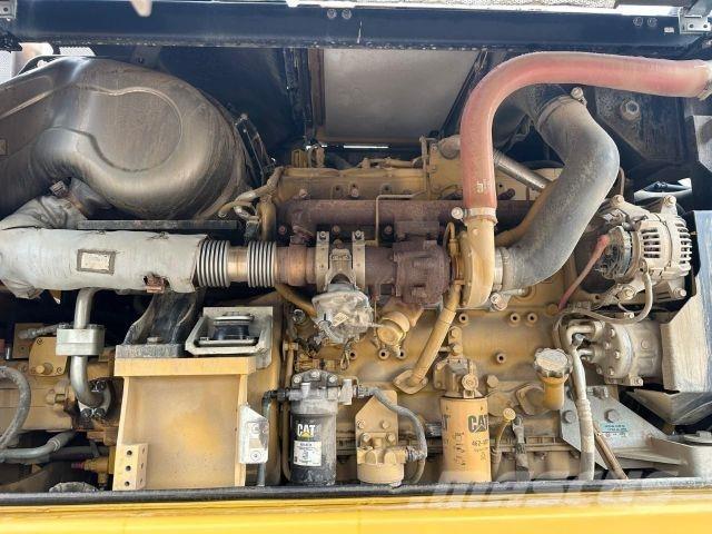 CAT M318F Construction - Autres