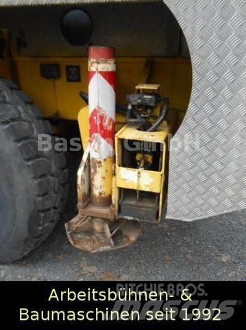 Coles Cranes Camion plateau ridelle avec grue
