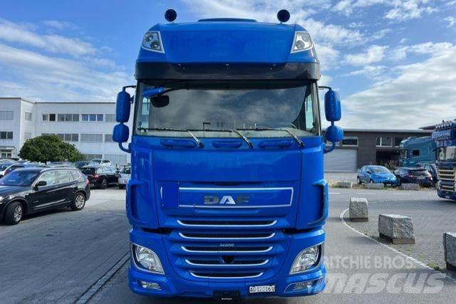 DAF XF510 6x2 Camion à rideaux coulissants (PLSC)