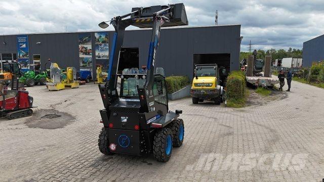  ELISE 700 Chargeuse sur pneus