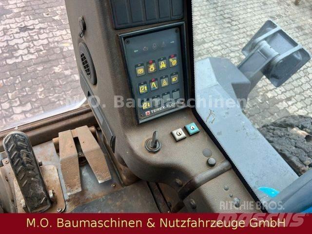 Fuchs MHL 350 Pelle sur pneus