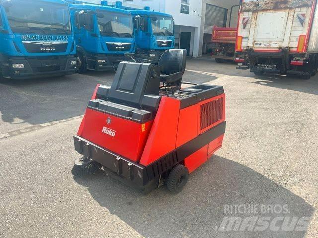 Hako JONAS 1100D Camion balayeur