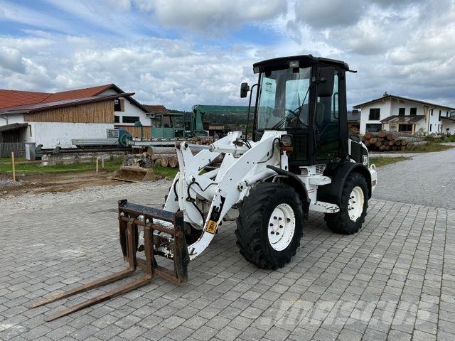 JCB 407 Chargeuse sur pneus