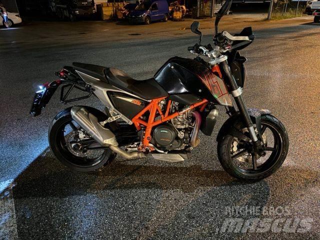 KTM 690 DUKE Autre camion