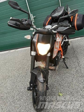 KTM 690 DUKE Autre camion