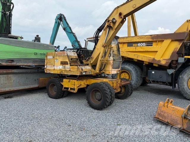 Liebherr A902 Pelle sur pneus