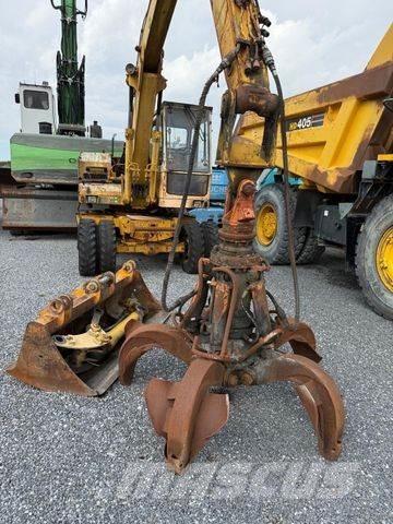 Liebherr A902 Pelle sur pneus