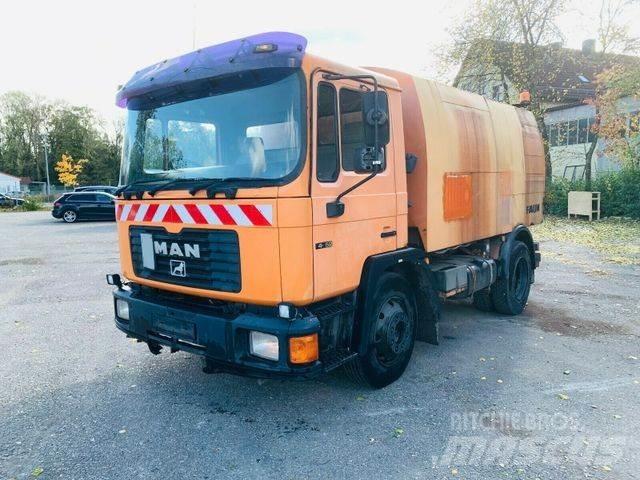 MAN 14.152 Camion balayeur