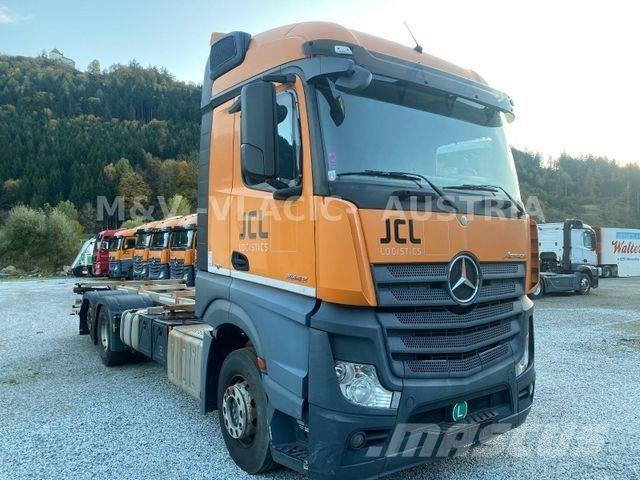 Mercedes-Benz 2542 Châssis cabine