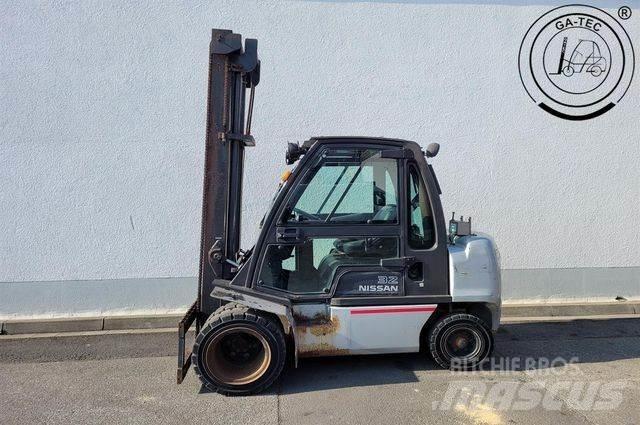 Nissan YG1D2A320 Chariots diesel