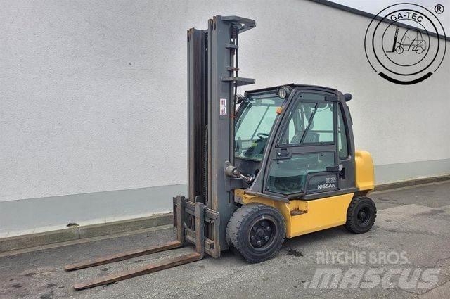 Nissan YG1D2A320 Chariots diesel