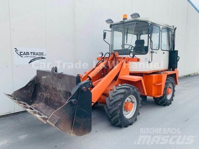 Schaeff SKB 902 Tractopelle