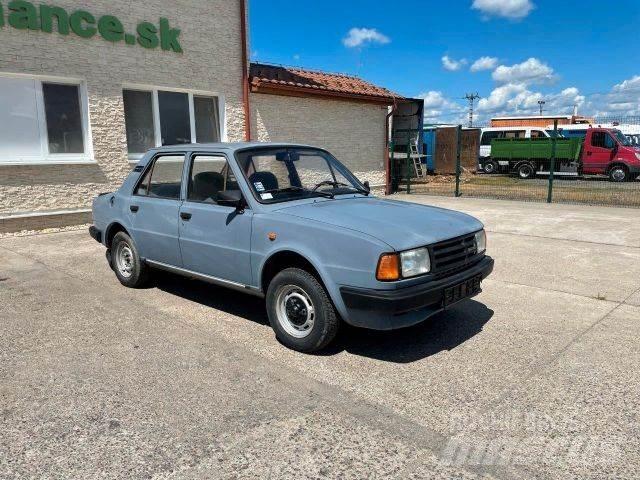 Skoda 125L vin 334 Voiture