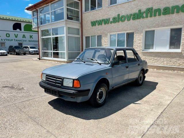 Skoda 125L vin 334 Voiture