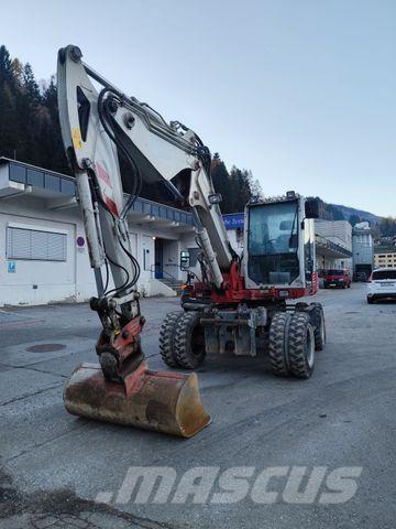 Takeuchi TB295W Pelle sur pneus