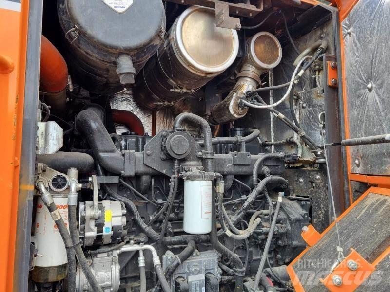 Doosan DL300 Chargeuse sur pneus