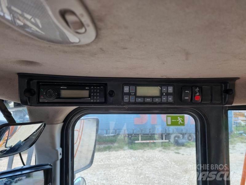 Doosan DL300 Chargeuse sur pneus