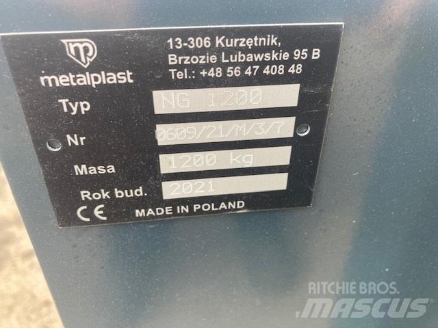  - - -  1200 KG Masse avant