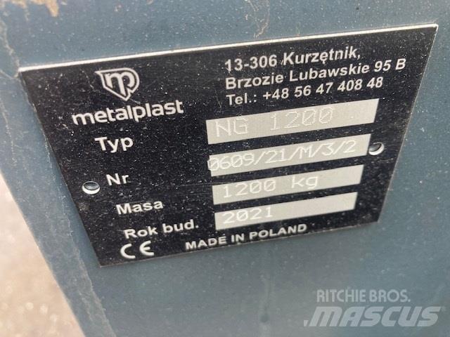  - - -  1500 KG Masse avant