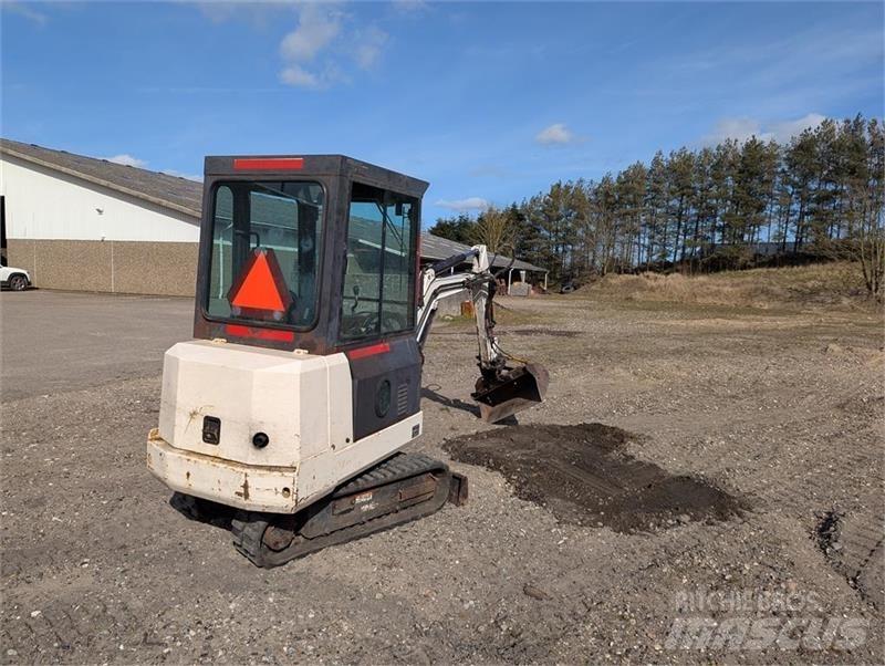 Bobcat X220 Mini pelle < 7t