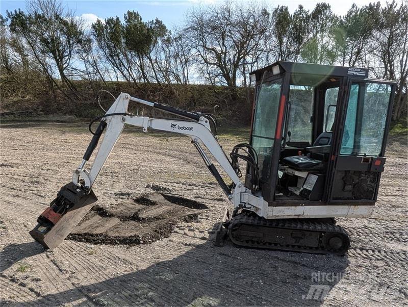 Bobcat X220 Mini pelle < 7t