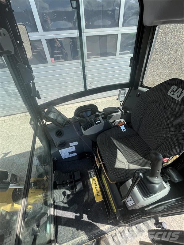 CAT 301.8 Mini pelle < 7t
