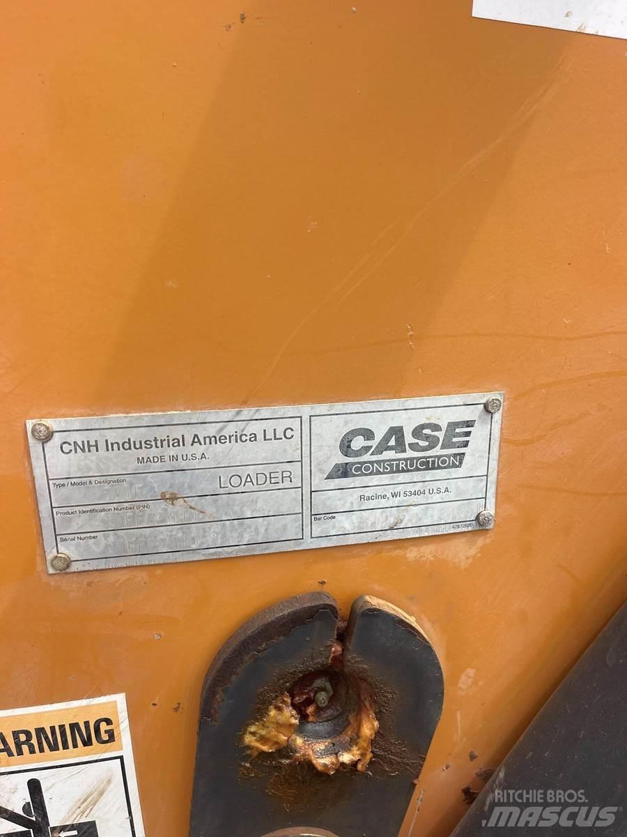 CASE 521F Chargeuse sur pneus
