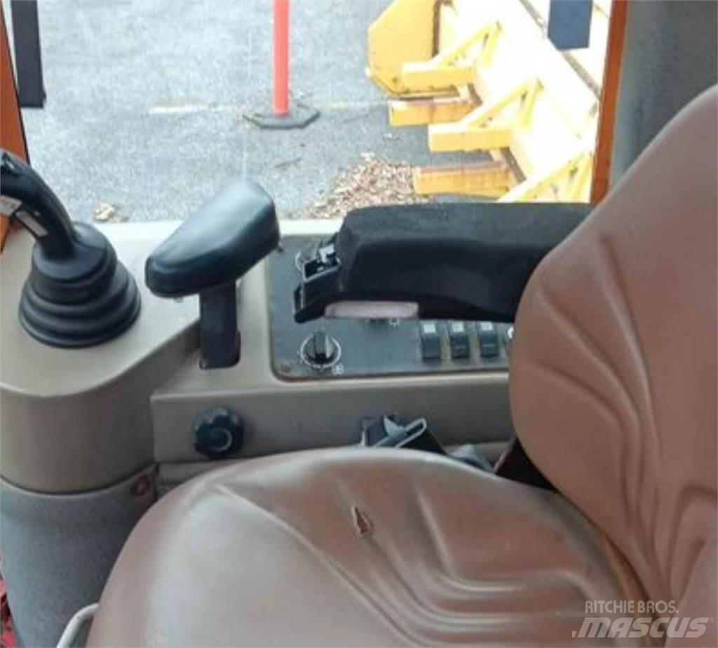 CASE 621D Chargeuse sur pneus