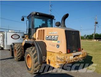 CASE 621F Chargeuse sur pneus