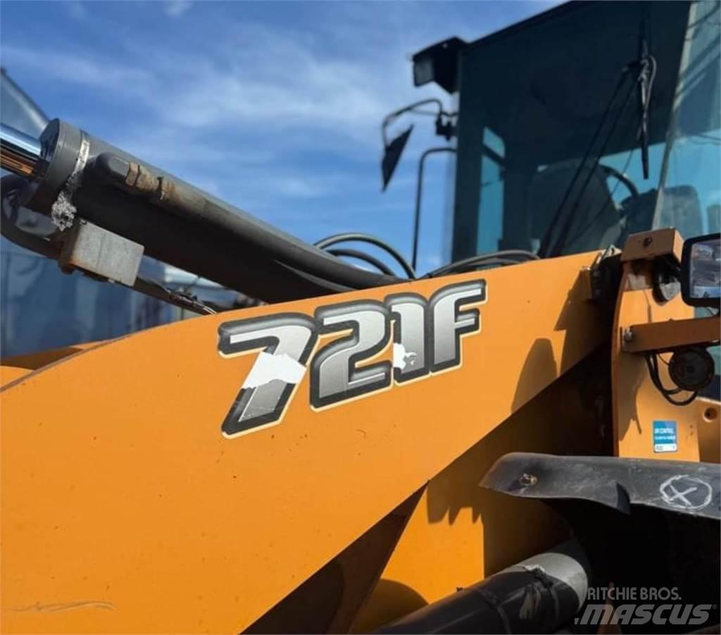 CASE 721F Chargeuse sur pneus