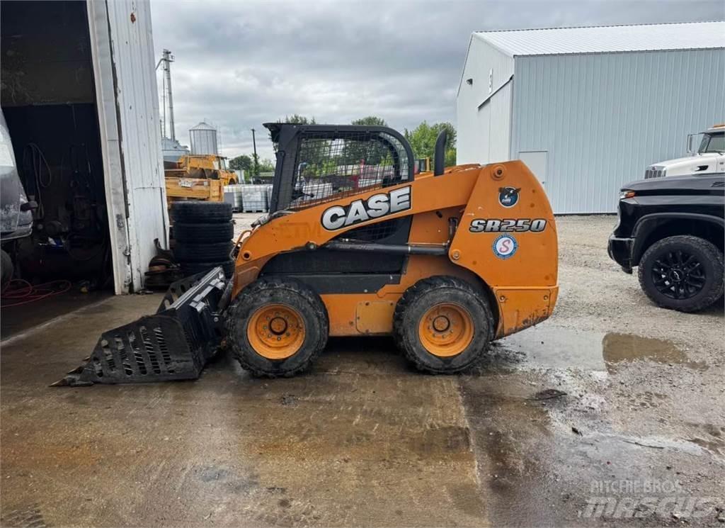 CASE SR270 Chargeuse compacte