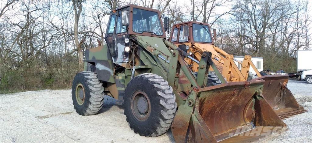 CASE W24 Chargeuse sur pneus