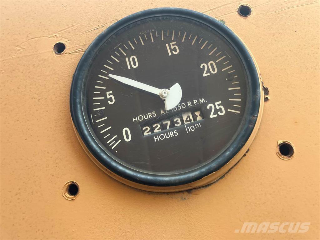 CASE W24 Chargeuse sur pneus