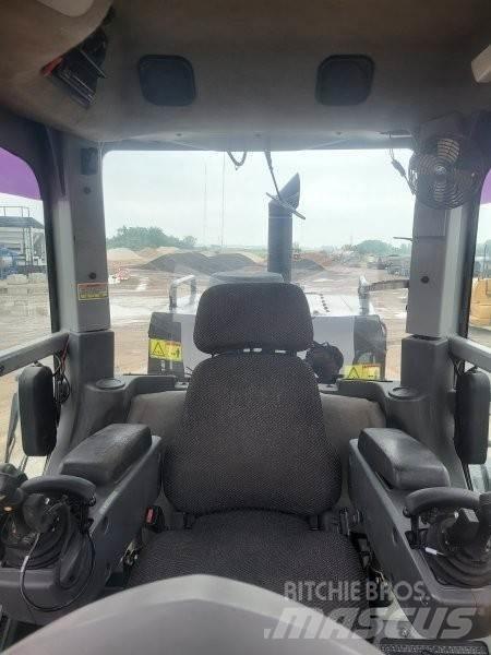 CAT 140M Niveleuse