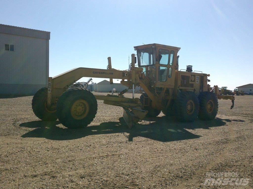 CAT 16G Niveleuse