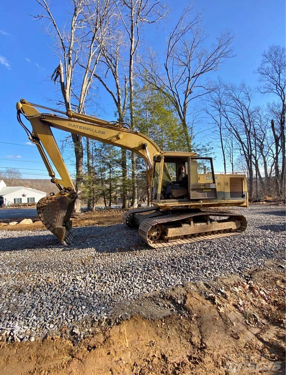 CAT 225 Pelle sur chenilles