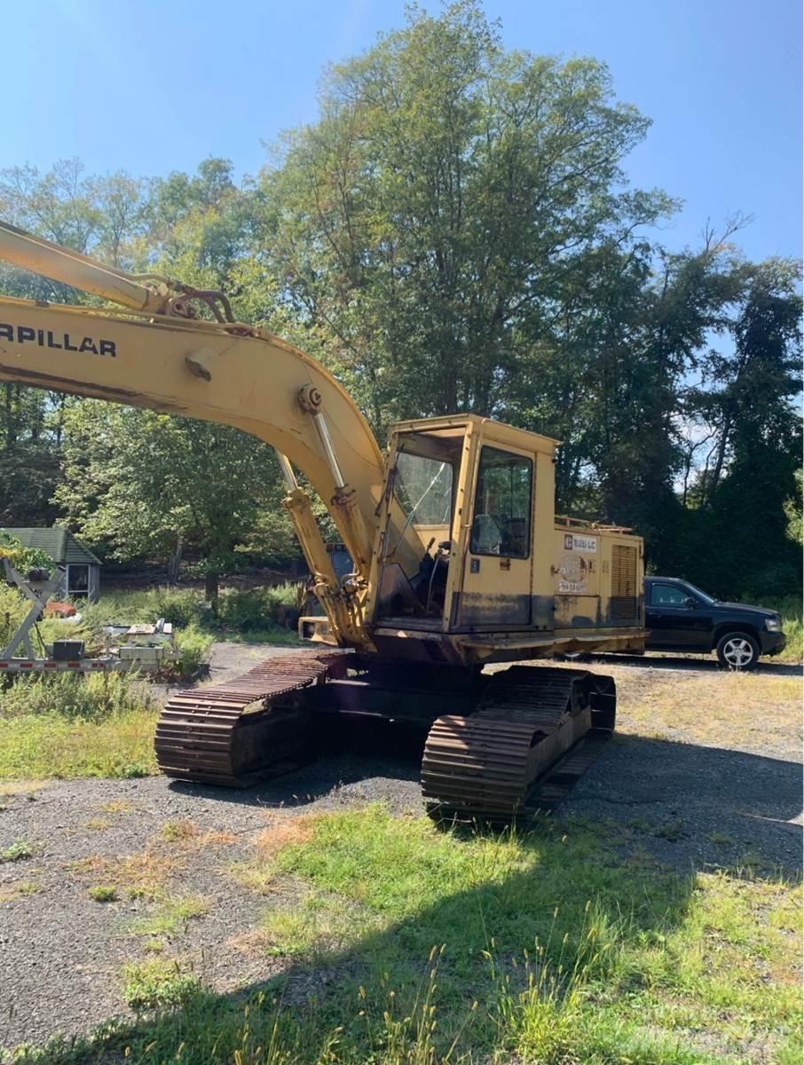CAT 225 LC Pelle sur chenilles