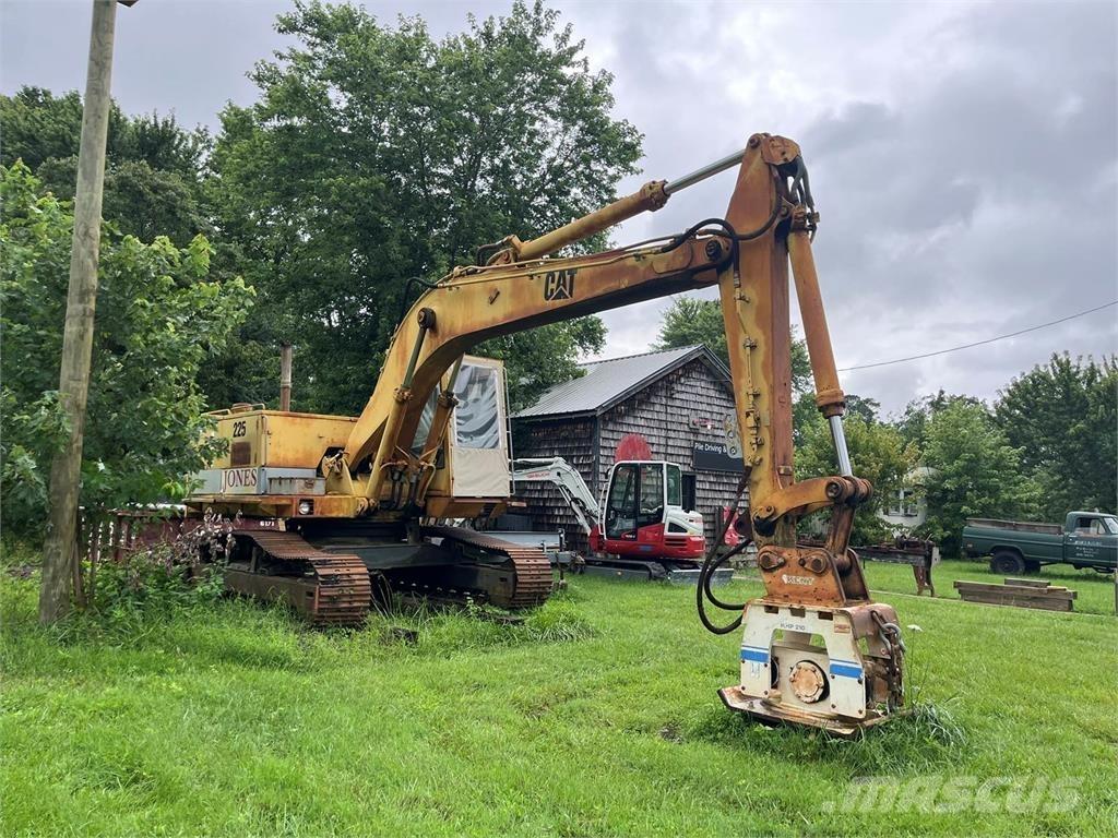 CAT 225 LC Pelle sur chenilles