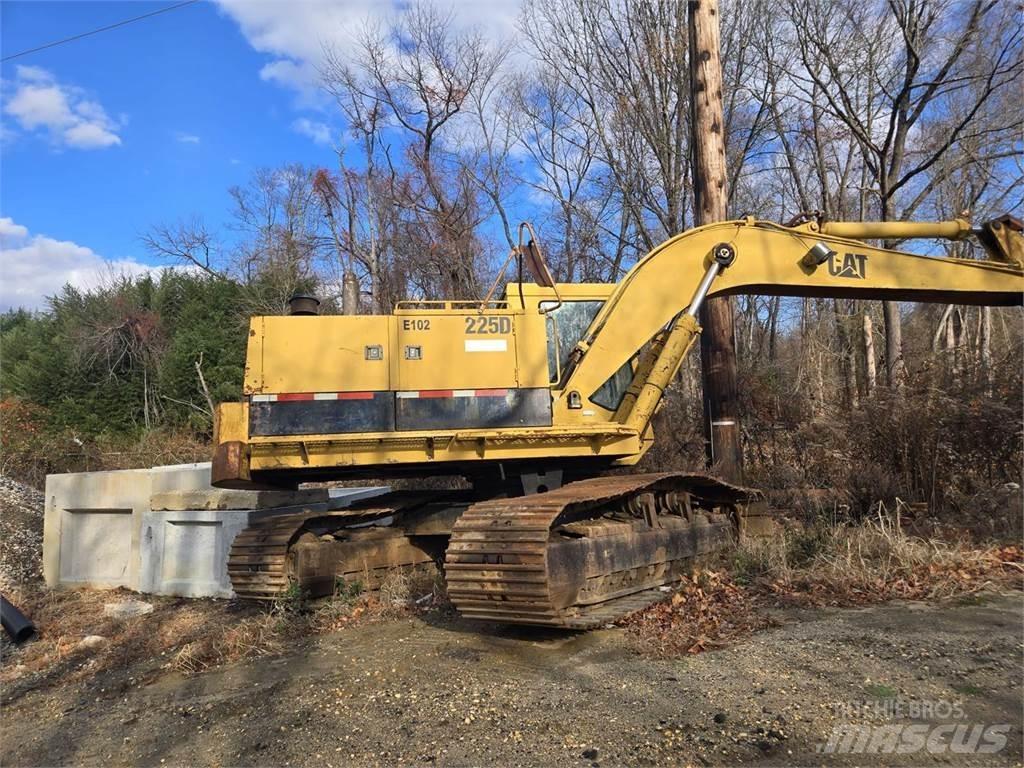 CAT 225D Pelle sur chenilles