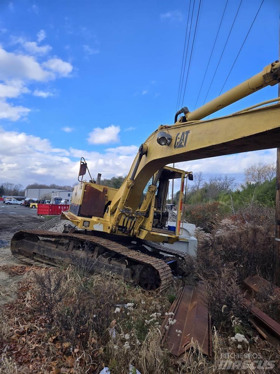 CAT 225D Pelle sur chenilles