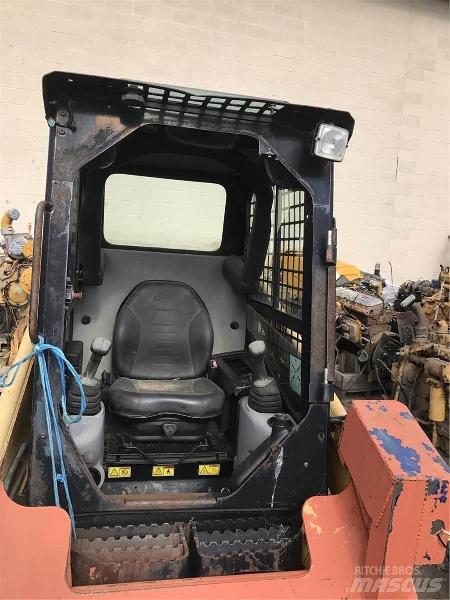 CAT 226B Chargeuse compacte