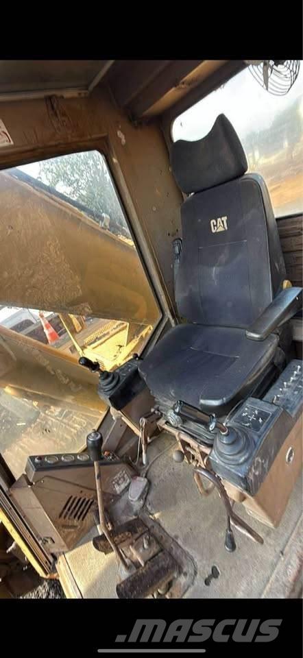 CAT 235B Pelle sur chenilles