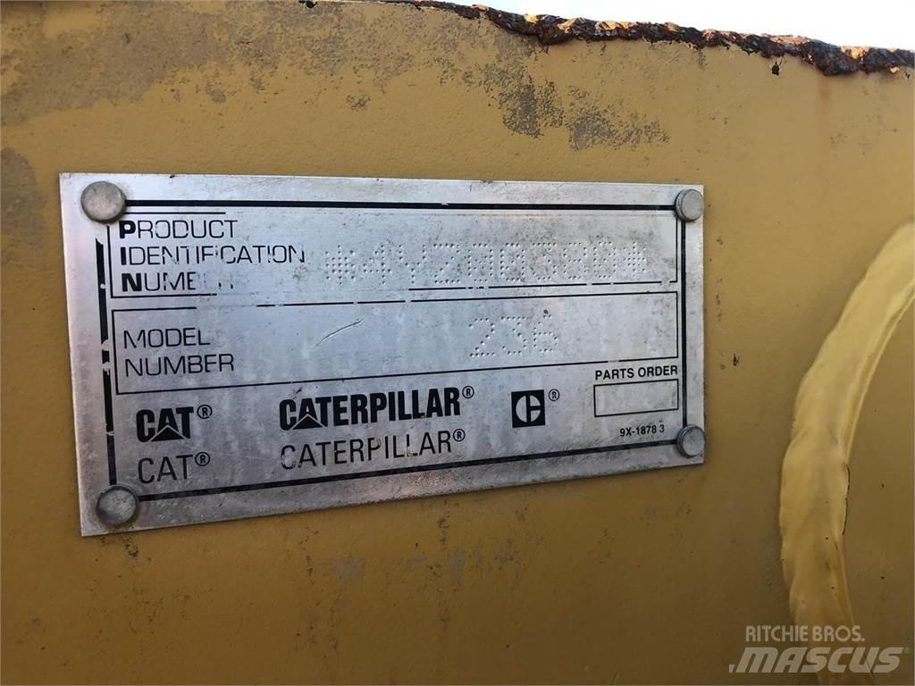CAT 236 Chargeuse compacte