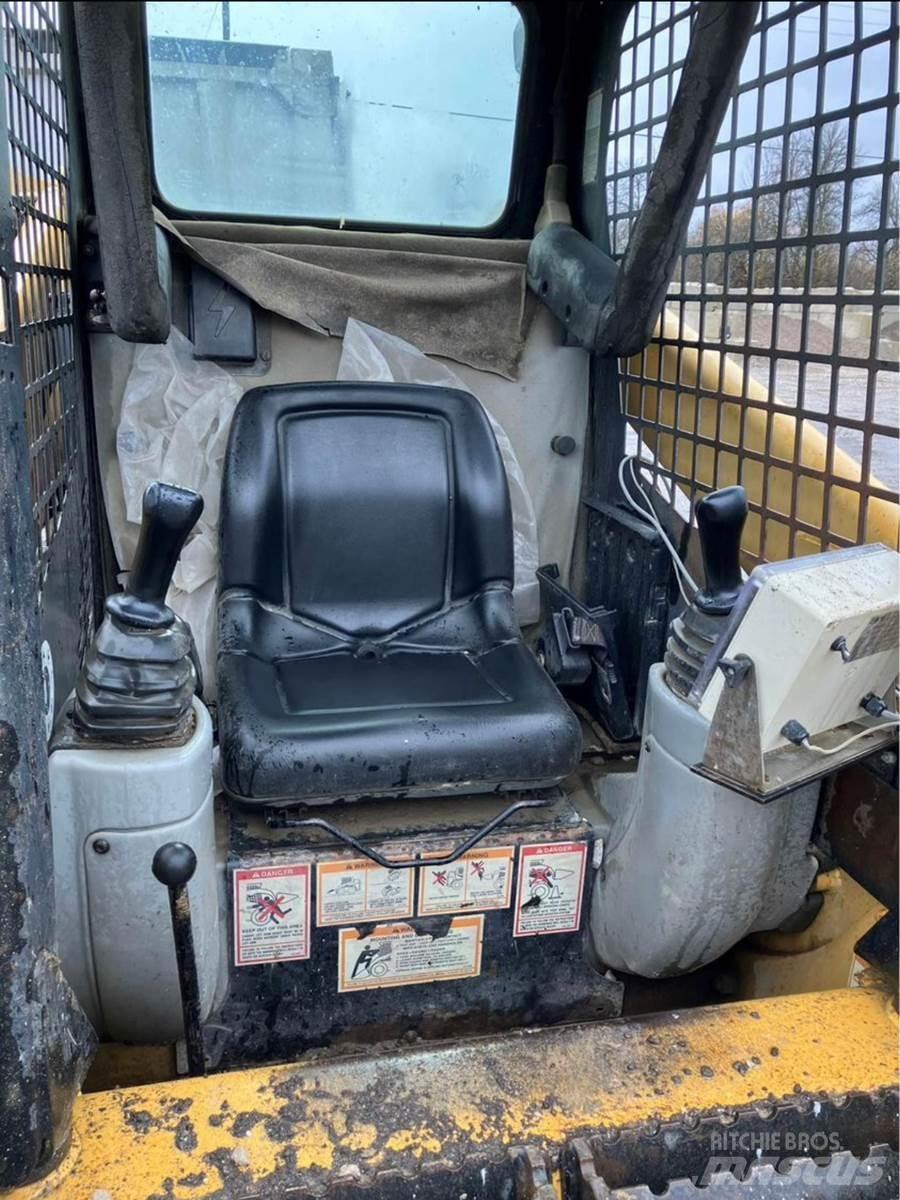 CAT 246 Chargeuse compacte