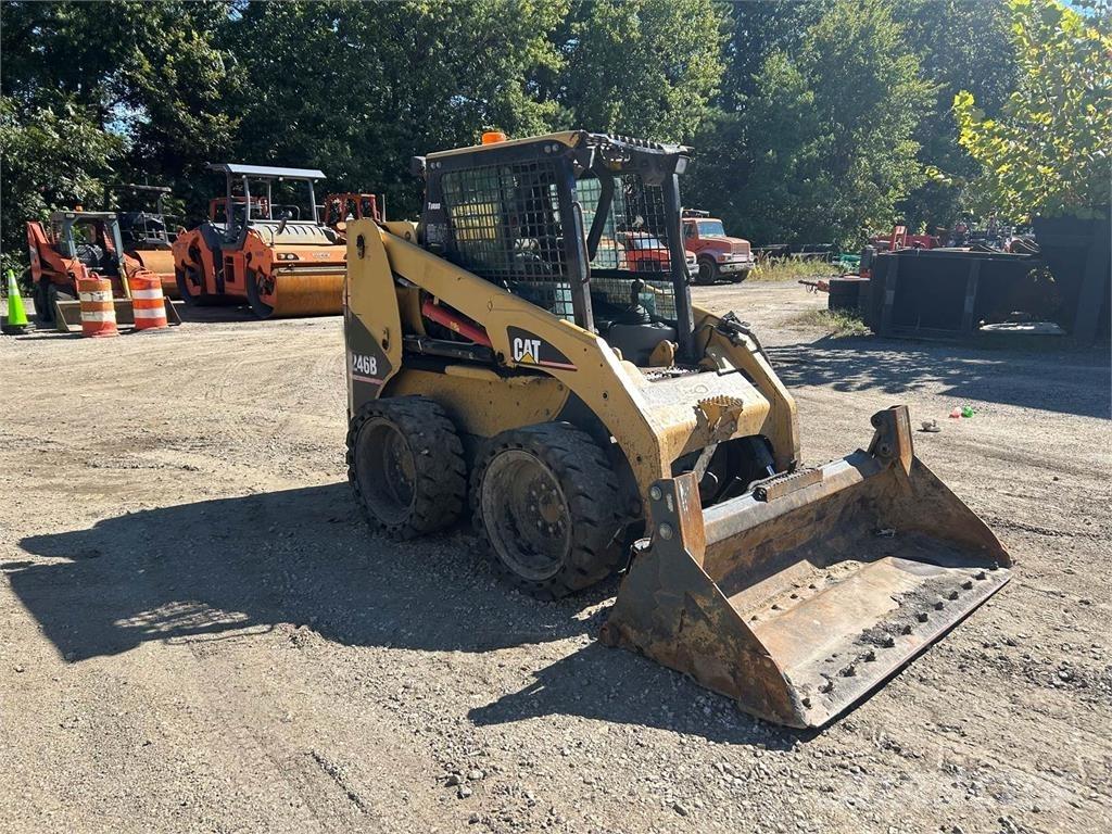 CAT 246B Chargeuse compacte