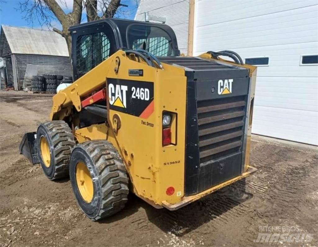 CAT 246D Chargeuse compacte