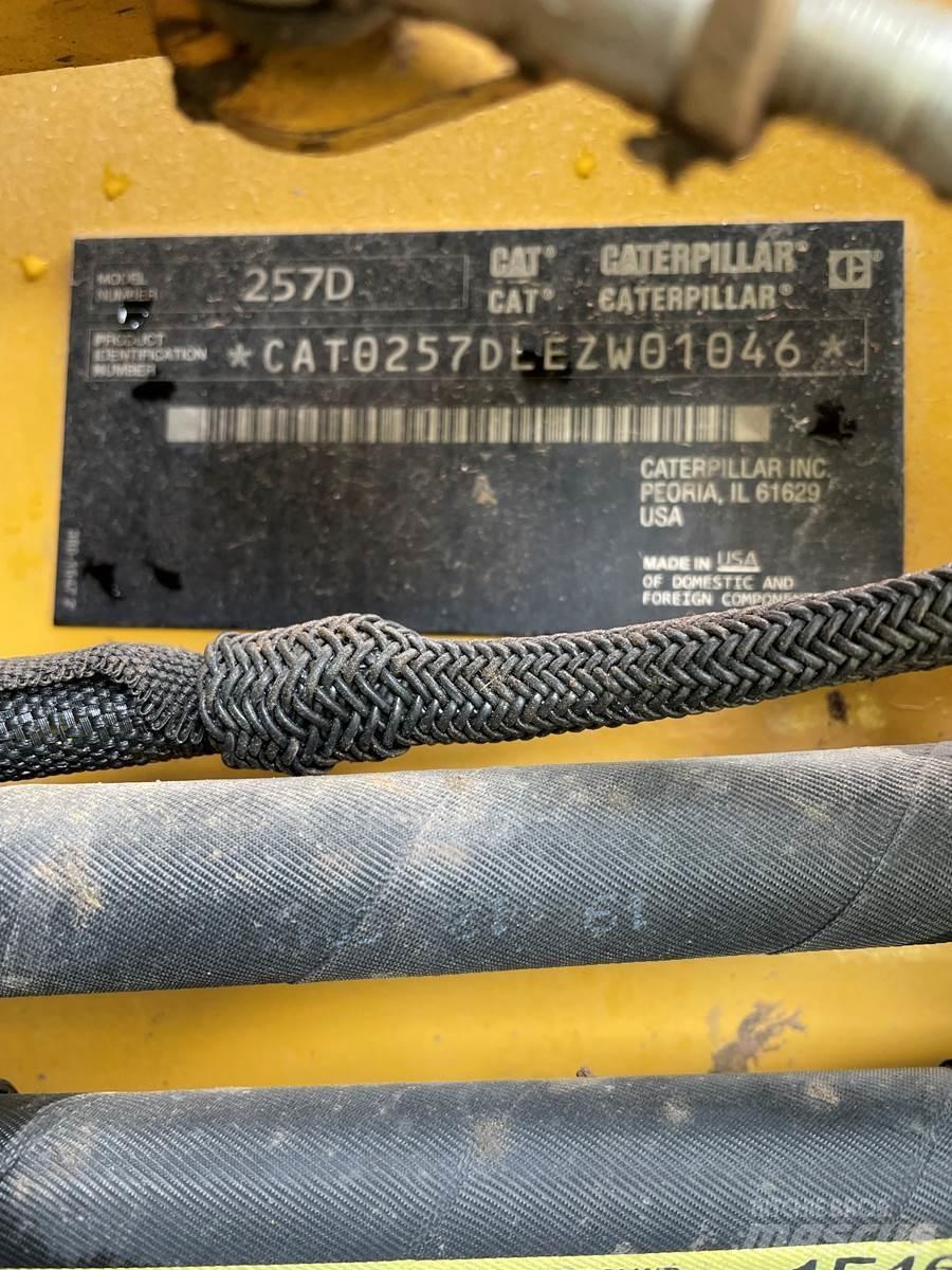 CAT 257D Chargeuse compacte