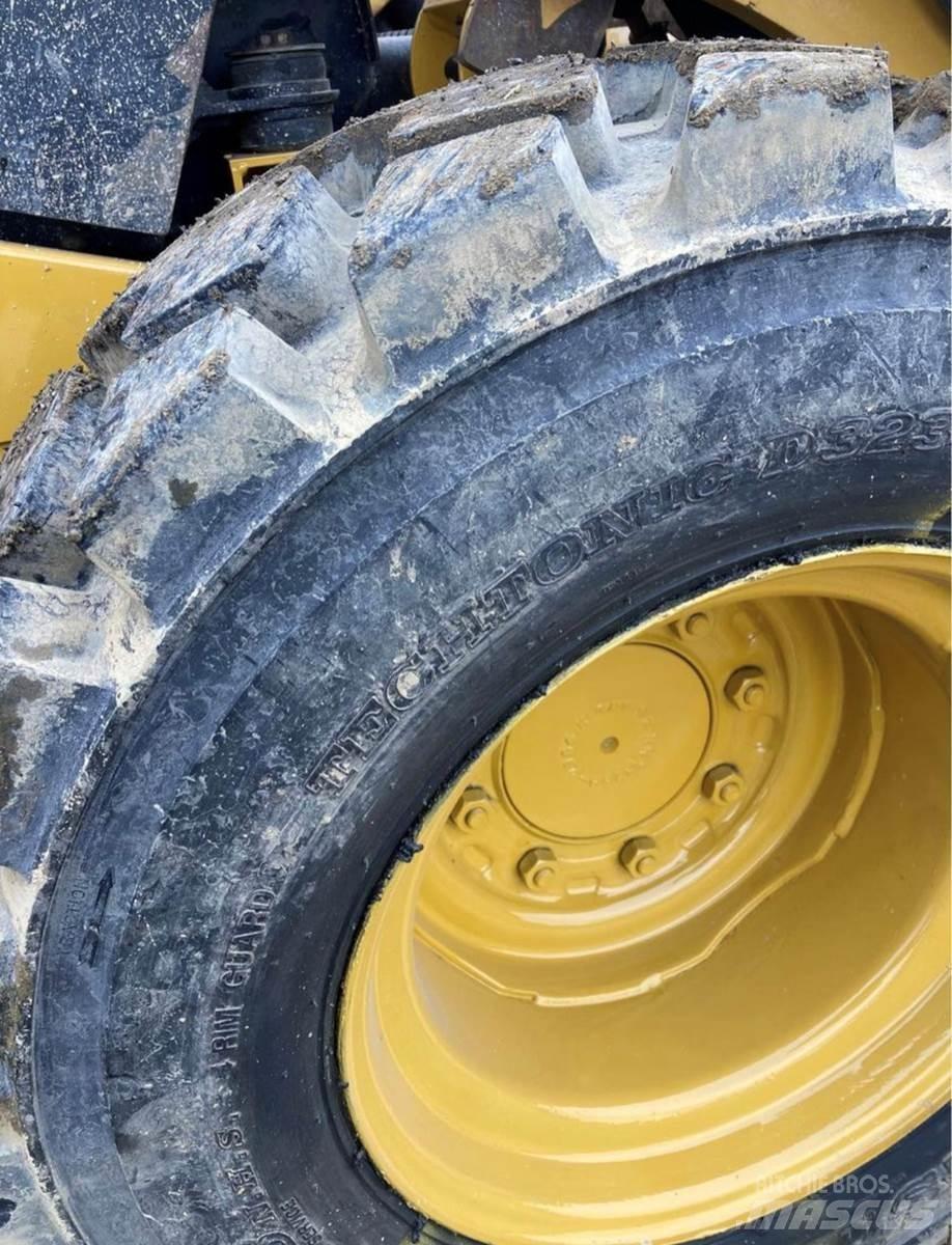 CAT 262D Chargeuse compacte
